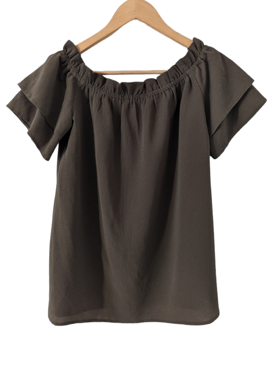 This Dorothy Perkins Off the Shoulders Top is crafted from lightweight and breathable crepe material and features cap sleeves for a modern, off-the-shoulder look. Perfect for any casual occasion, this top is available in size 10. Colour Khaki Preloved