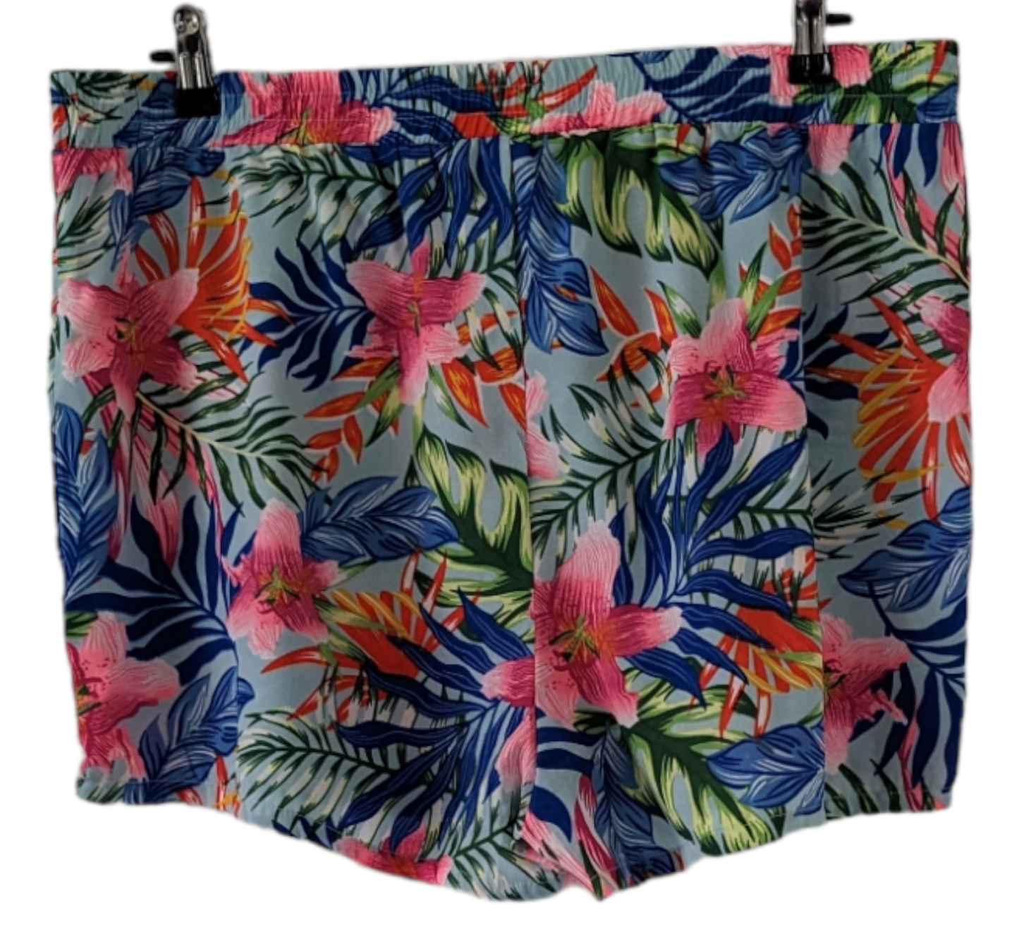 These Studio Shorts boast an elastic waist and are available in size 16/18, creating an attractive and comfortable fit. Amazing Colours. Preloved