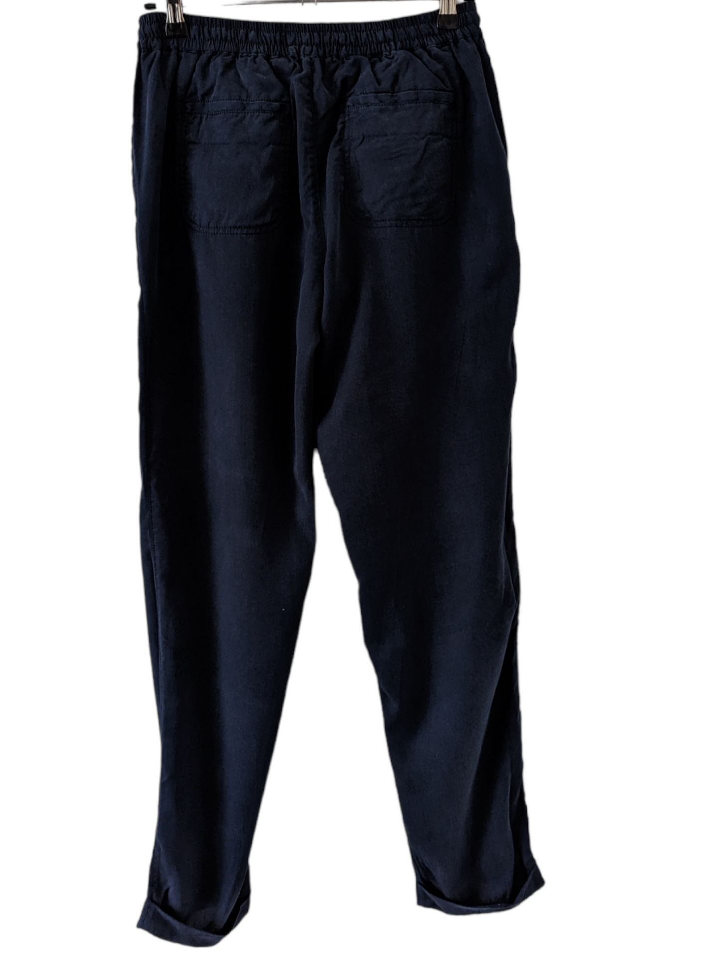 For a sophisticated look, try the Fatface Loose Fit Trousers in a timeless blue hue. Their soft design is available in size 10 and provides a comfortable fit for any occasion. Preloved