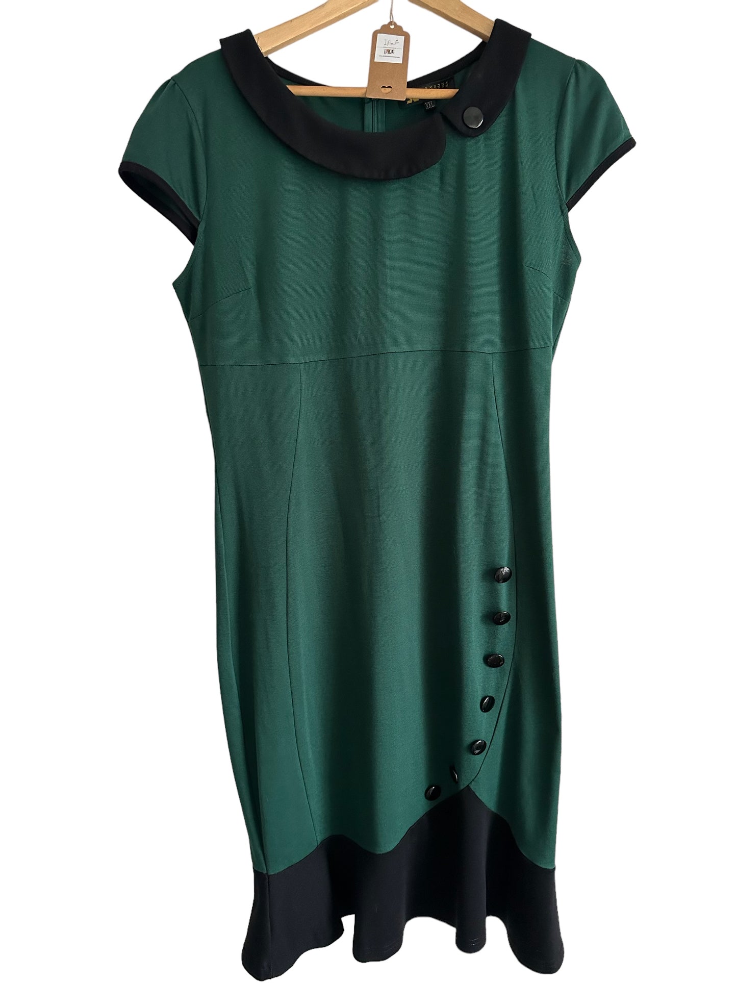 Black Collar Green dress