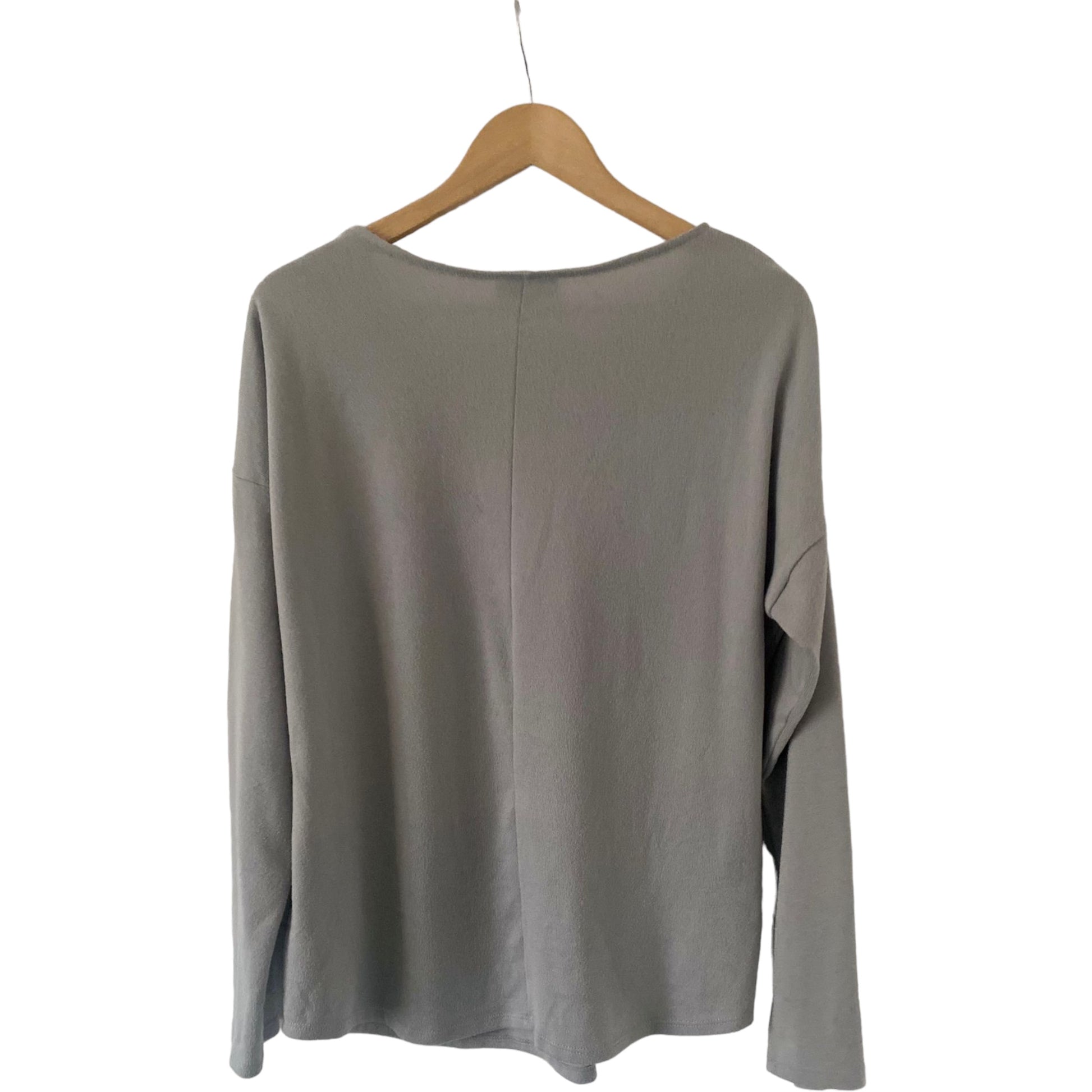 Preloved. This Wallis Light Grey Jumper is size 12 and features eye-catching silver shoulder details. Crafted from lightweight materials, this jumper is ideal for the cool weather while remaining breathable and comfortable.