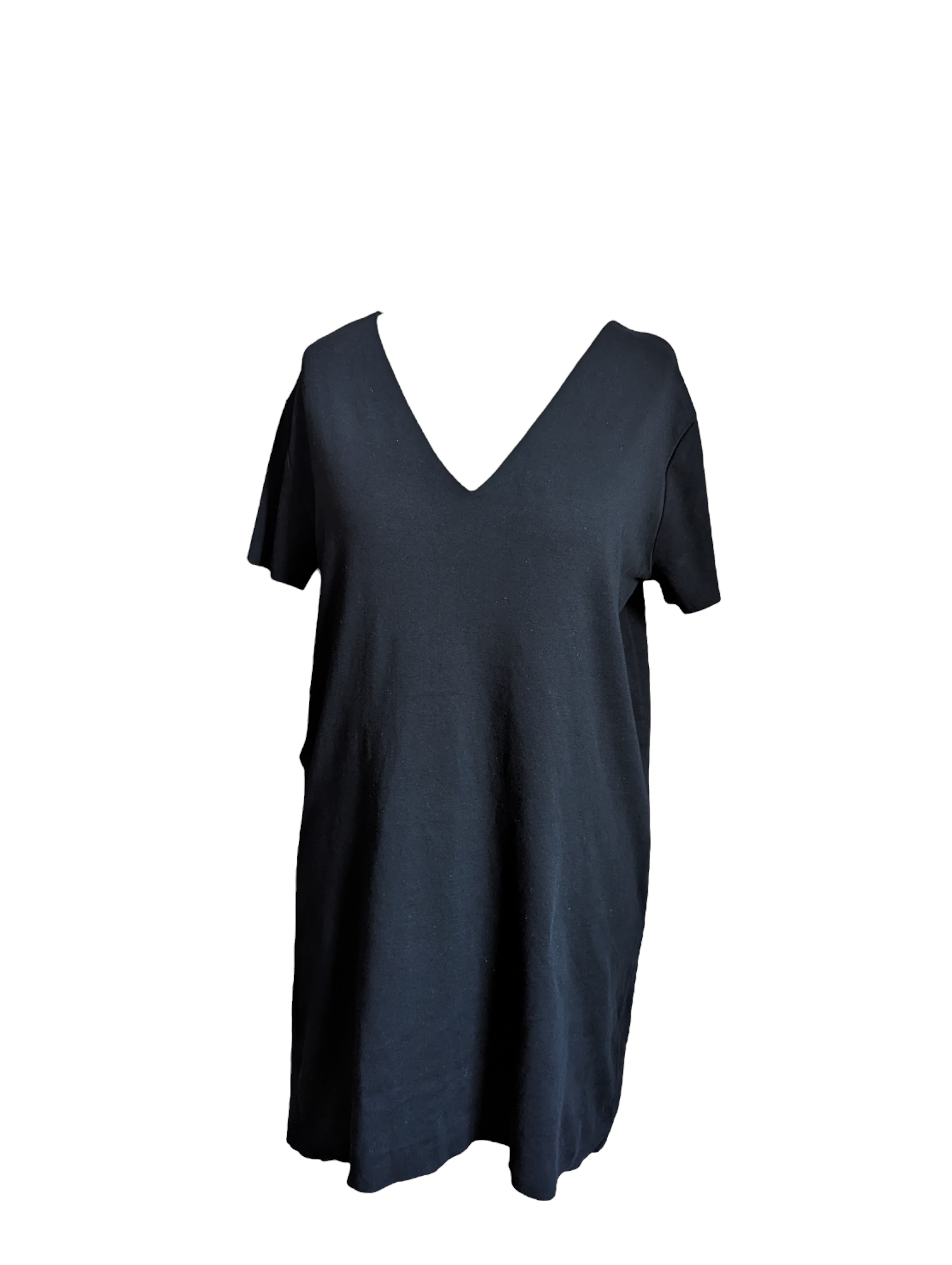 Preloved. This Zara Trafaluc Black Dress is perfect for a night out. It features a rugged edge design and a stretchy t-shirt feel. Dress up or down in comfort with size 10 (28).