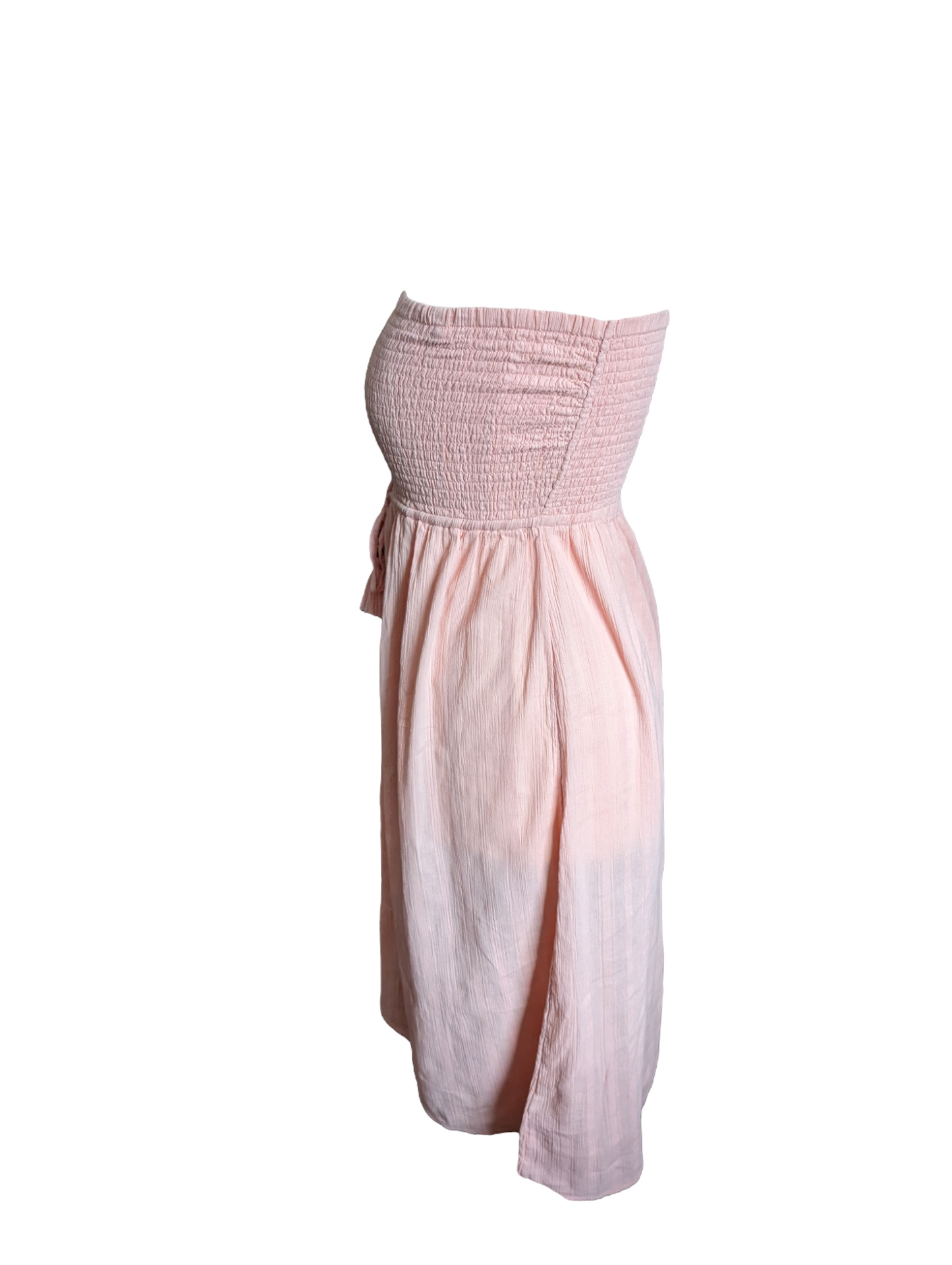 This Sleeveless Dress from M&S is perfect for the summer season! It features a beautiful pink hue and is crafted from lightweight fabric for breathability and comfort. With a size 10 fit, this dress will keep you stylish and comfortable all day. Preloved