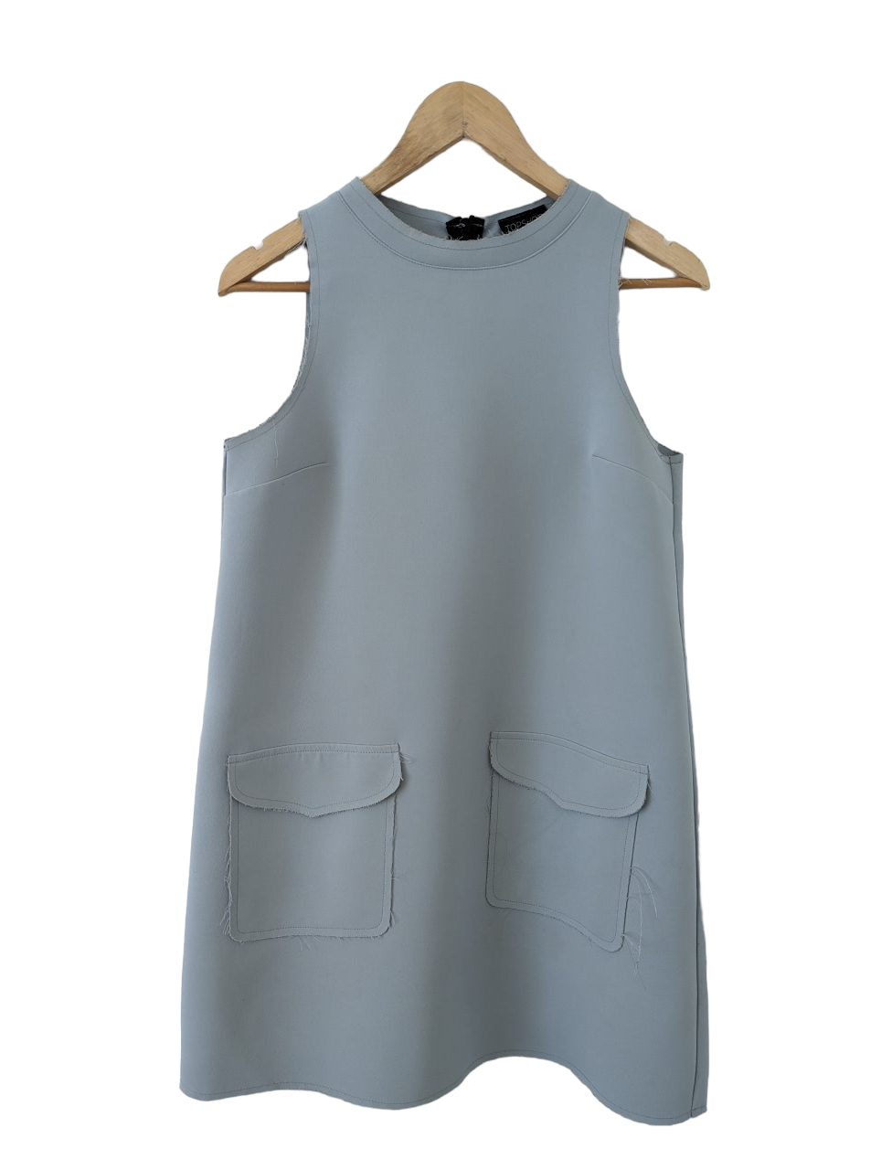 Look your best in any occasion with this Pinafore Dress from Topshop. Expertly crafted from thick and durable material, this dress has lovely raw edges for a classic and beautiful look. It's available in a gorgeous grey/green hue and in size 10.. Preloved 