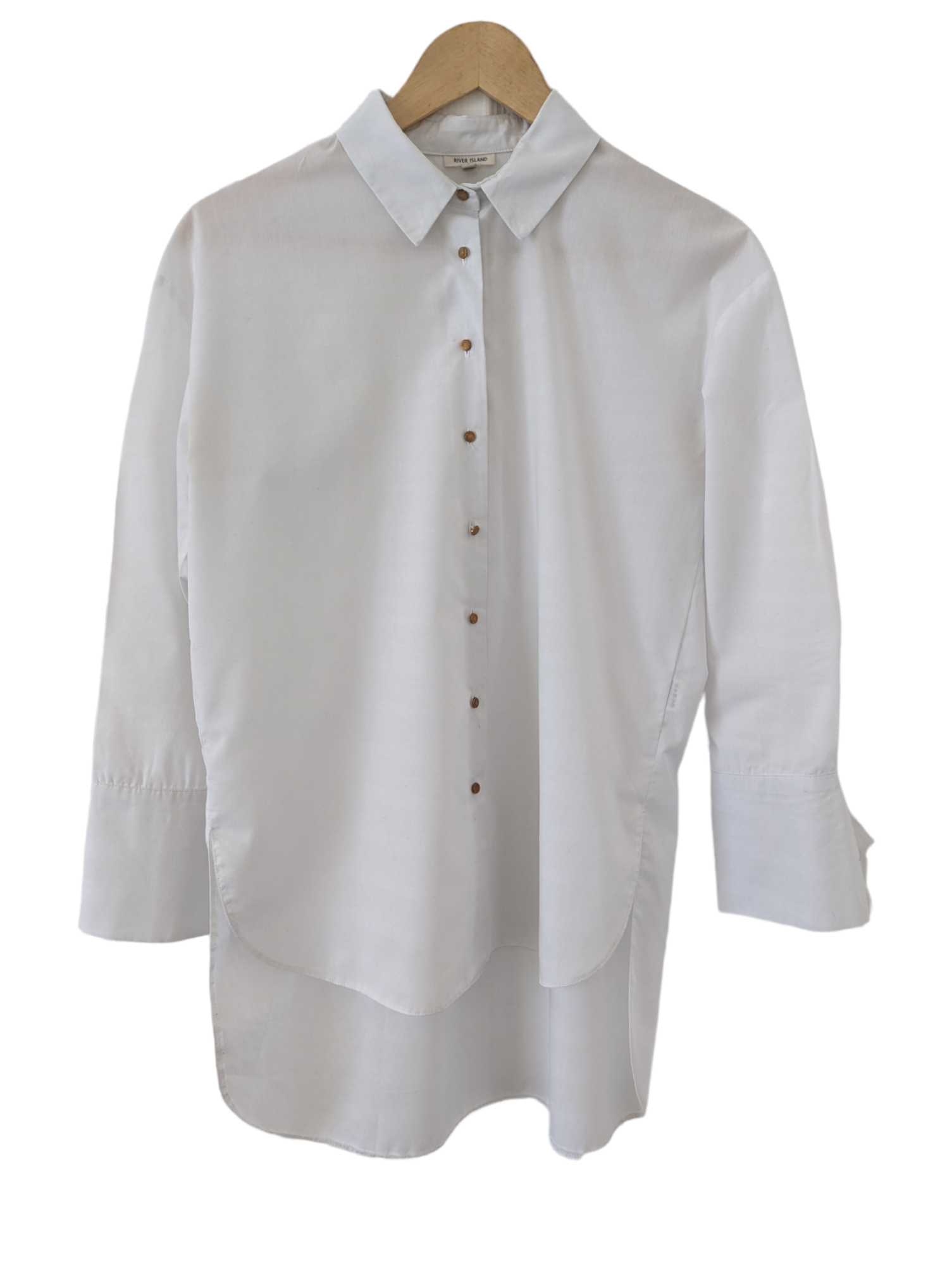 Preloved, The River Island White Shirt is the perfect wardrobe addition. Cut in a classic silhouette for timeless style, it features tie cuffs for a subtle yet elegant touch. The size 8 fits true to size, making it easy and effortless to style every day.