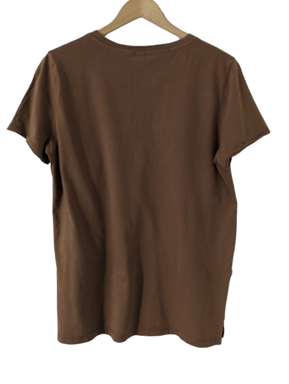 This stylish River Island New York T-shirt is a great way to add some flair to your wardrobe. The brown color is complemented with gold writing for a classic, yet modern look. The size 12 offers a comfortable fit. An eye-catching piece from the iconic River Island brand. Preloved