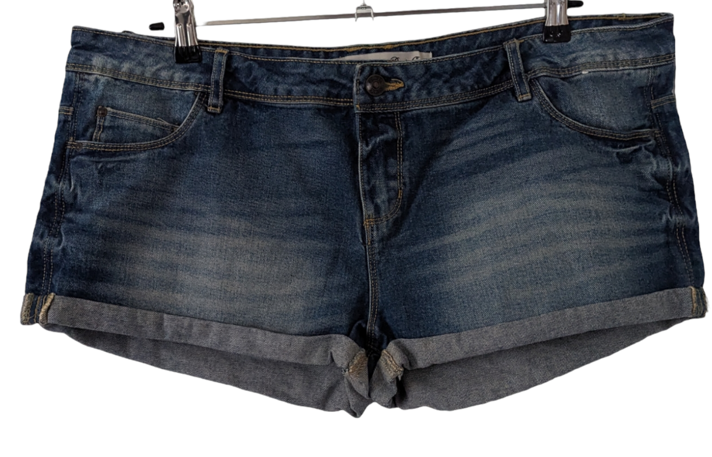 These Denim & Co Denim shorts are size 18, perfect for a comfortable yet stylish look. Preloved 