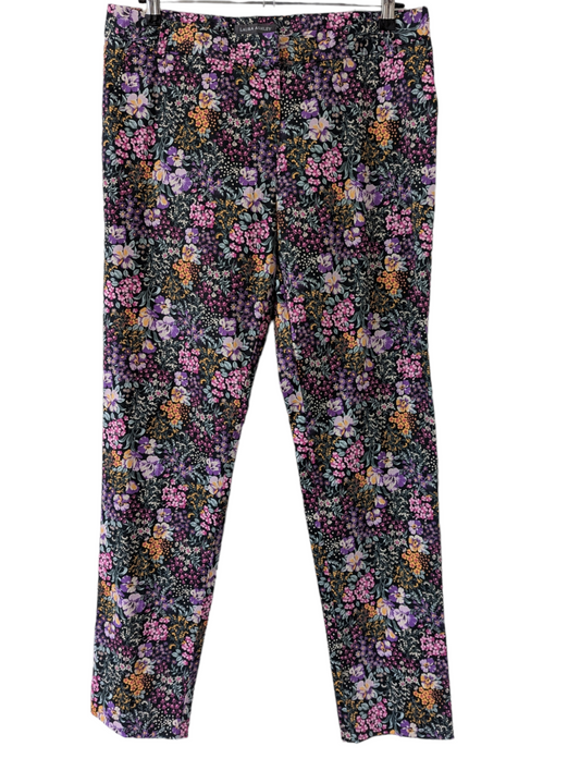 Look your best with these high-quality Laura Ashley trousers. Preloved size 14