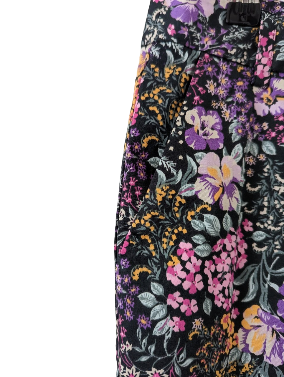 Look your best with these high-quality Laura Ashley trousers. Preloved flower details size 14